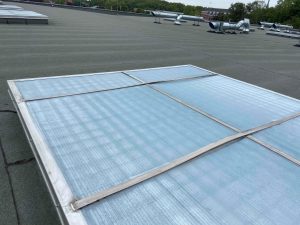 Toiture en plastique protege par poly reflect